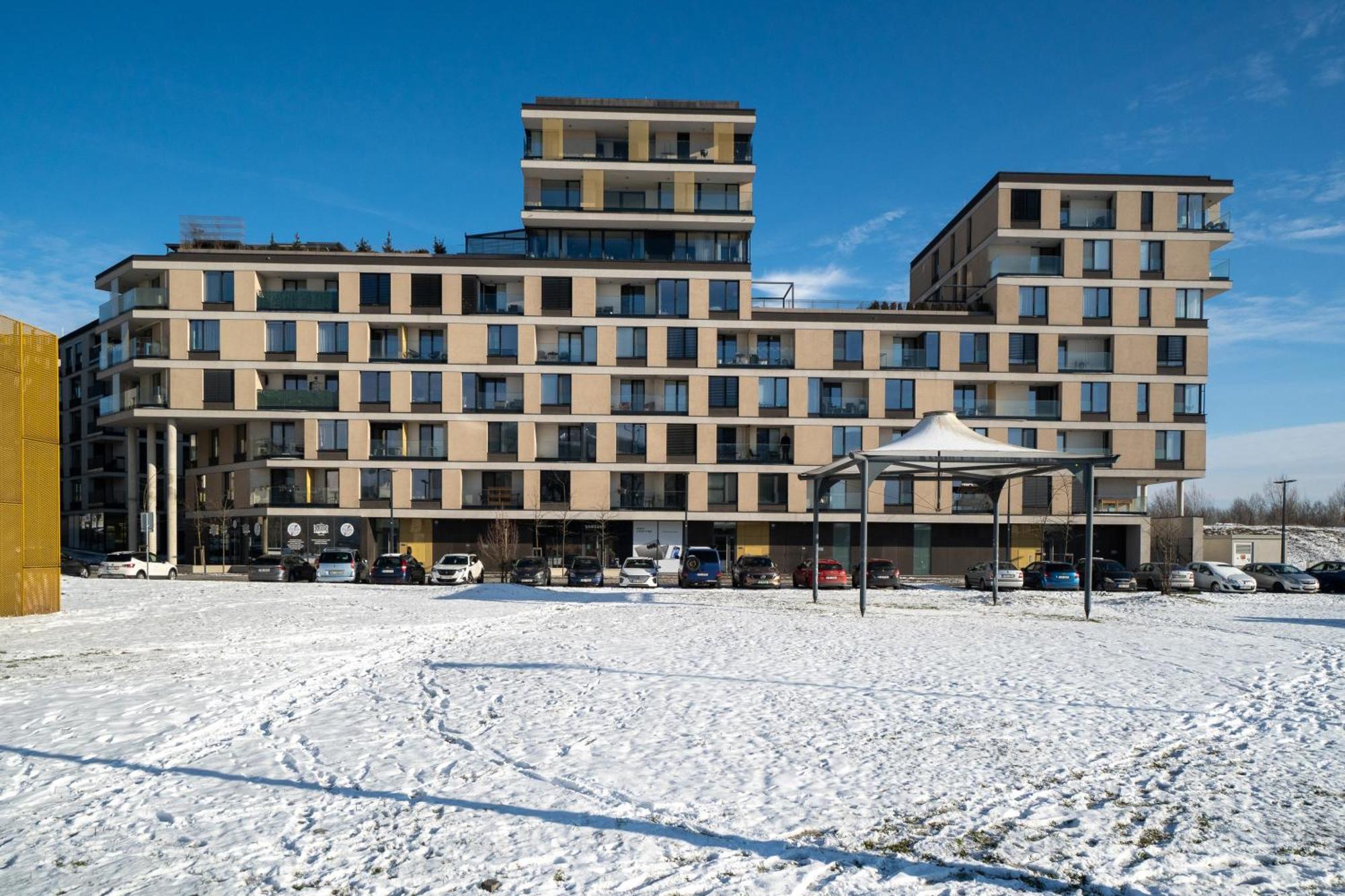 Bnb New Beautiful Apartment In The Center Of Ostrava With Option Garage Parking Exterior foto